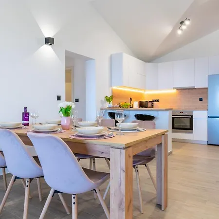 Appartamento Penthouse Nensi Baška Voda Esterno foto