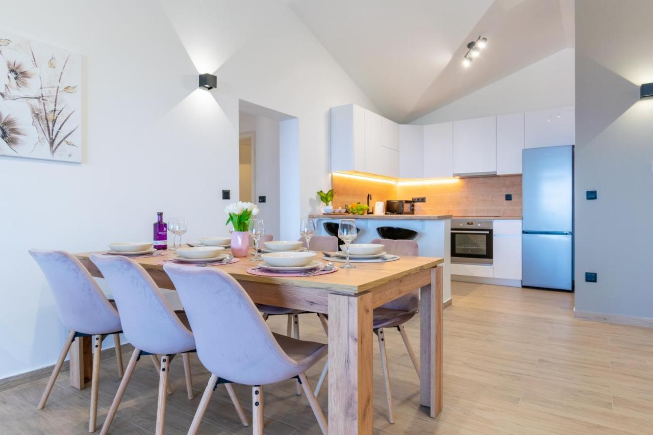 Apartment Penthouse Nensi Baska Voda