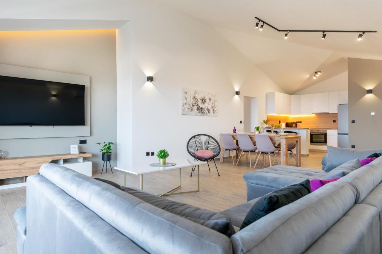 Apartment Penthouse Nensi Baska Voda
