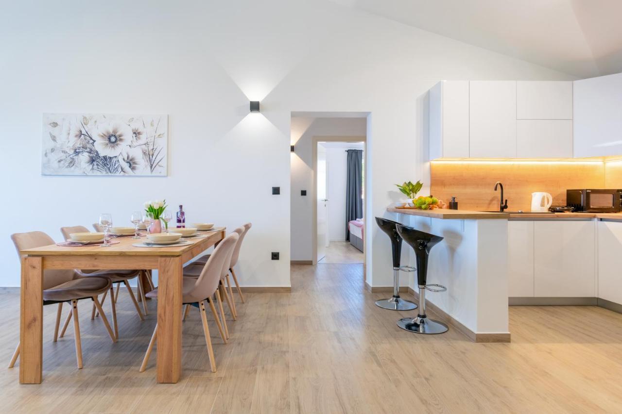 Apartment Penthouse Nensi *