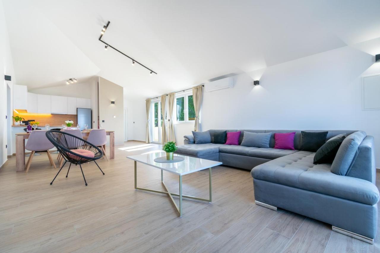 Penthouse Nensi Apartment Baska Voda